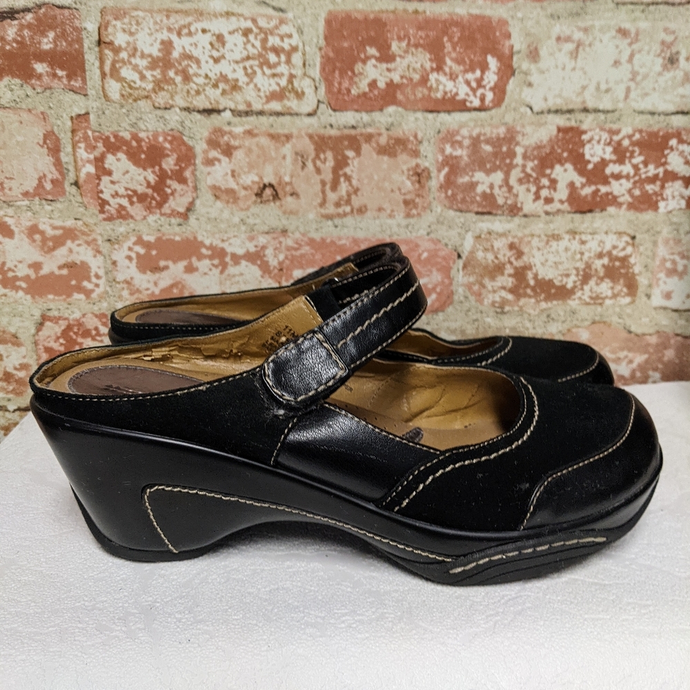 Naturalizer Women's Mary Jane Black Wedge Shoes size 11.  Z